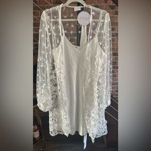 Le Rose Maya Lace Bridal Mini Robe Size M